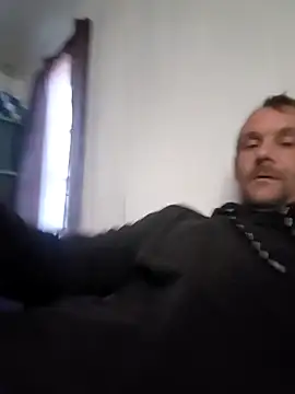 Hungwell1515 online show from February 9, 2026, 1:31 pm