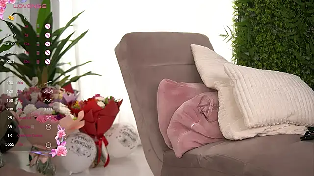 FreyaHeart online show from November 3, 2025, 7:13 am