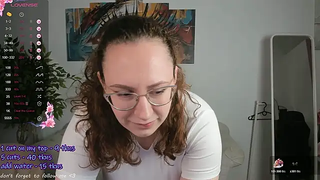 Snapshot of ellie_coy_ chatting on February 2, 2026, 1:43 pm ellie coy online show from February 2, 2026, 1:43 pm