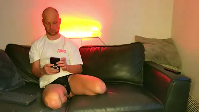 BRIANSILK77 online show from February 6, 2026, 7:26 am