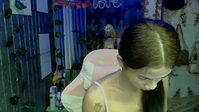 obedient slave4u online show from November 17, 2025, 12:20 pm