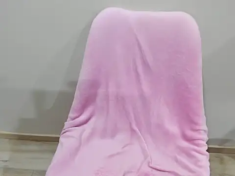  Venesa  online show from April 9, 2026, 8:04 pm