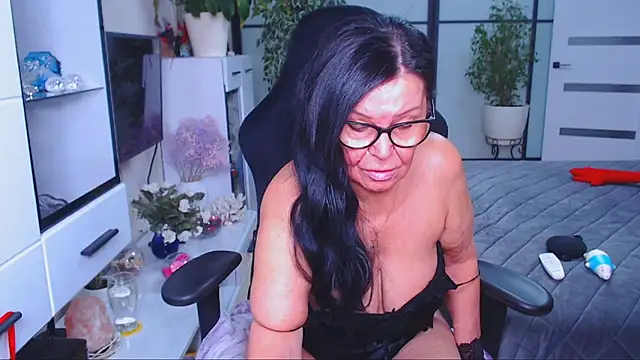 Anna Blare online show from November 18, 2025, 10:51 am