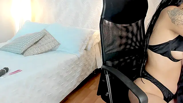 Emilly Beaumont online show from October 10, 2025, 12:17 pm