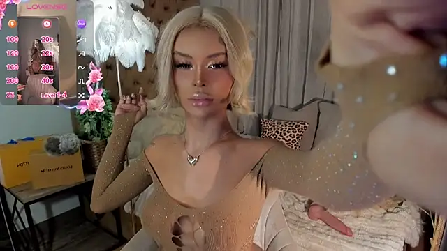 LUUVRRI 21 online show from March 10, 2026, 8:46 pm