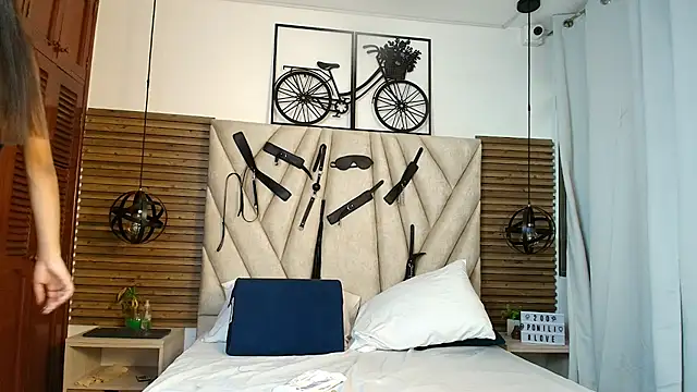 Cinthiabaker online show from November 12, 2025, 11:47 am