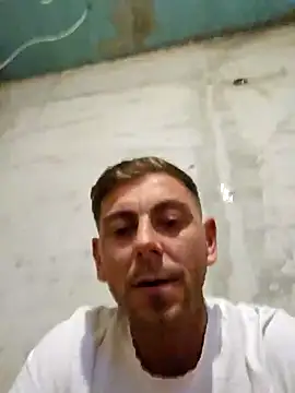 Alex-andru88 online show from November 3, 2025, 7:28 pm