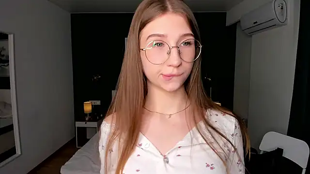 Snapshot of EditaBand chatting on February 24, 2026, 7:15 pm EditaBand online show from February 24, 2026, 7:15 pm