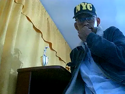 Negritohot2828 online show from May 3, 2026, 12:16 am