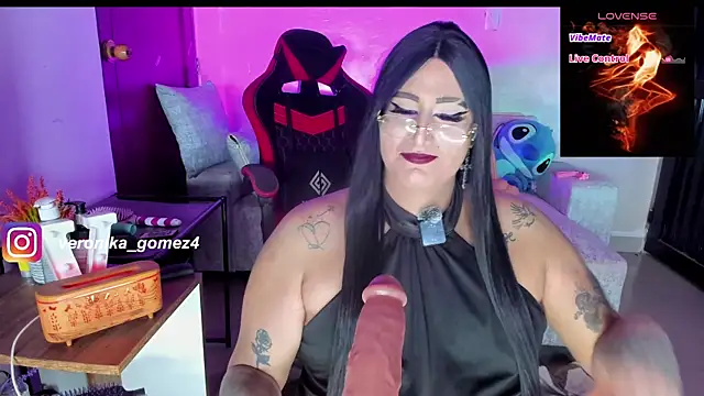Sweetveronik 44 online show from June 27, 2026, 6:08 am
