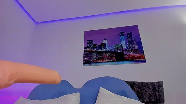 eva rain  online show from September 26, 2025, 10:05 pm