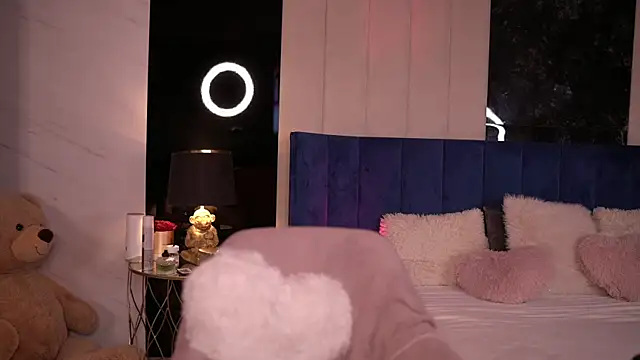 KimNatty online show from October 31, 2025, 3:30 pm