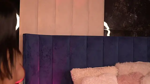 KimNatty online show from October 17, 2025, 3:14 pm