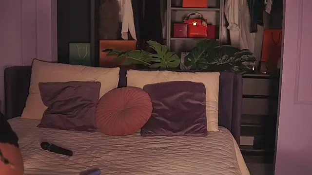 Monique Celeste online show from April 18, 2026, 4:26 am