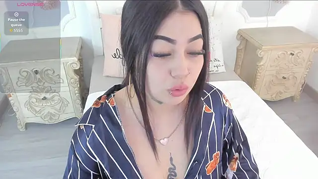 MeganStar   online show from October 19, 2025, 11:57 am