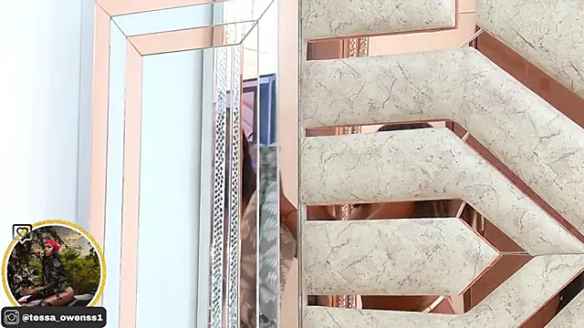 Tessa Owenss online show from October 2, 2025, 8:45 pm