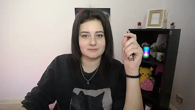 Katrin kiss  online show from October 13, 2025, 1:45 pm