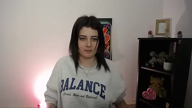 Katrin kiss  online show from October 7, 2025, 12:28 pm