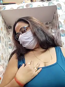 nisha 1110 online show from November 3, 2025, 1:26 pm