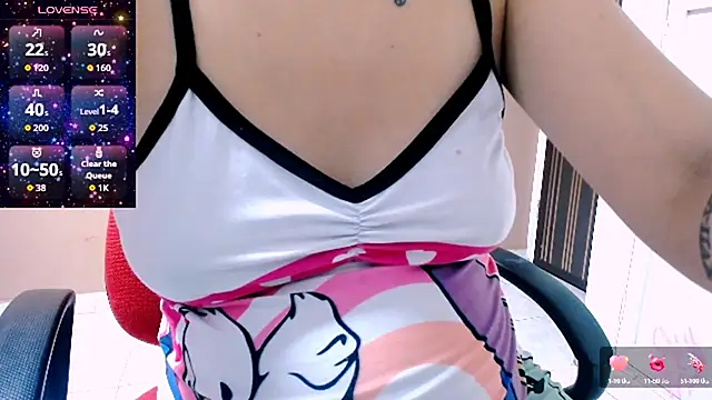 charlothee12 online show from October 3, 2025, 3:20 am