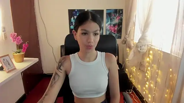 Snapshot of valeria-duarte chatting on November 1, 2025, 8:57 pm valeria-duarte online show from November 1, 2025, 8:57 pm