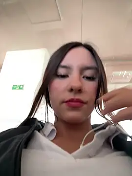 Katie rawwww online show from October 24, 2025, 3:33 pm