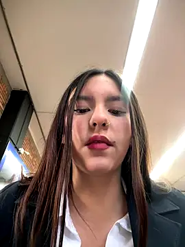 Katie rawwww online show from November 4, 2025, 1:26 pm