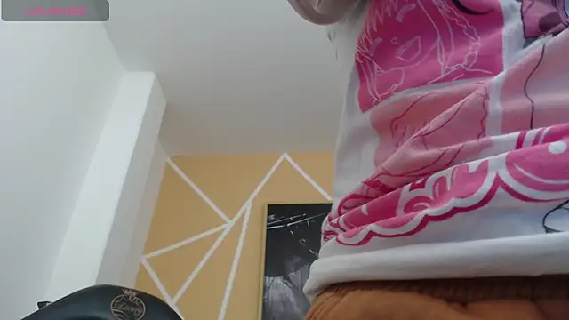 olivia russo  online show from October 19, 2025, 1:03 pm