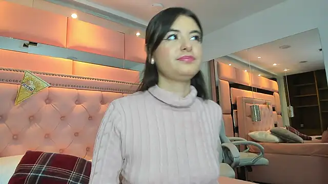 LiliCarterm online show from September 16, 2025, 6:53 pm