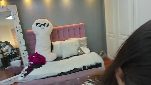 Tammy parker  online show from November 5, 2025, 4:26 am