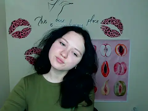 LadyAlice  online show from November 6, 2025, 7:12 am