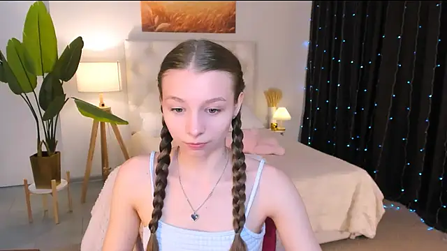 JulieDaniel online show from April 15, 2026, 8:20 am