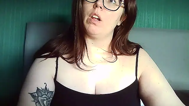 Curvy-BellaX online show from October 8, 2025, 3:13 pm