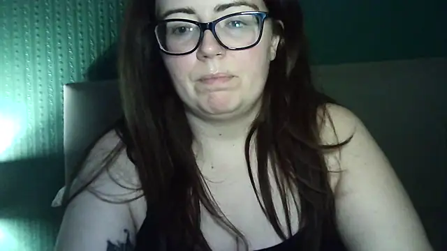 Curvy-BellaX online show from October 6, 2025, 7:58 pm