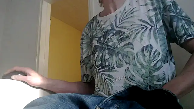 k74robert online show from October 26, 2025, 12:16 pm