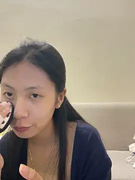 Lil-Gi online show from October 23, 2025, 3:21 pm