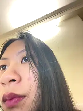 Lil-Gi online show from November 17, 2025, 4:00 pm