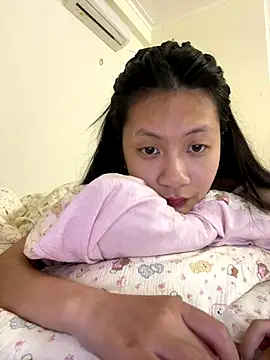 Lil-Gi online show from November 12, 2025, 3:38 pm