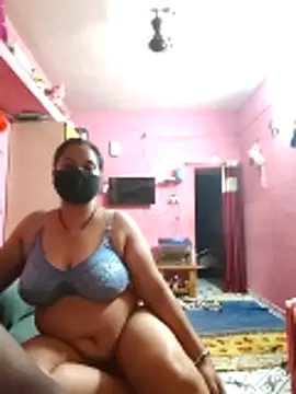 Snapshot of biggbobbsgirl chatting on April 26, 2026, 6:38 pm biggbobbsgirl online show from April 26, 2026, 6:38 pm