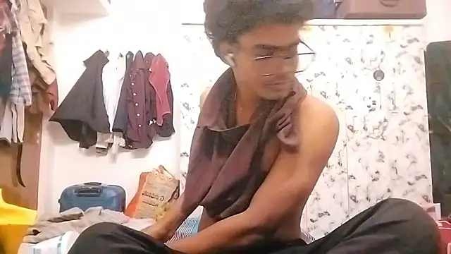 Snapshot of Rahulisagoodguy chatting on December 1, 2025, 11:00 am Rahulisagoodguy online show from December 1, 2025, 11:00 am