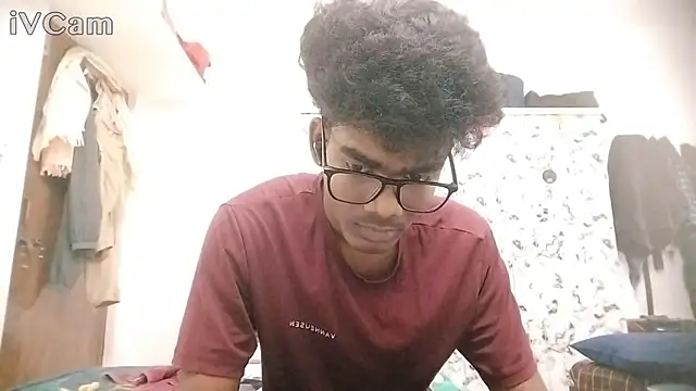 Snapshot of Rahulisagoodguy chatting on September 10, 2025, 10:14 am Rahulisagoodguy online show from September 10, 2025, 10:14 am