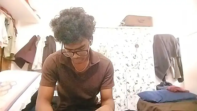 Snapshot of Rahulisagoodguy chatting on November 12, 2025, 9:46 am Rahulisagoodguy online show from November 12, 2025, 9:46 am