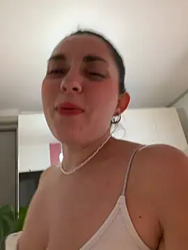 Snapshot of chloedlm5 chatting on June 1, 2026, 8:52 pm chloedlm5 online show from June 1, 2026, 8:52 pm