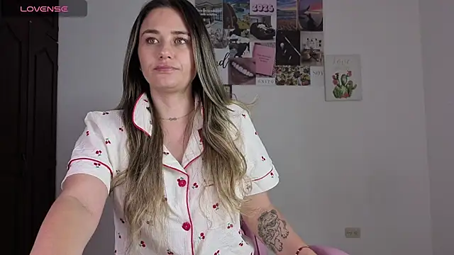 Veronika  Winslow  online show from February 25, 2026, 9:20 am