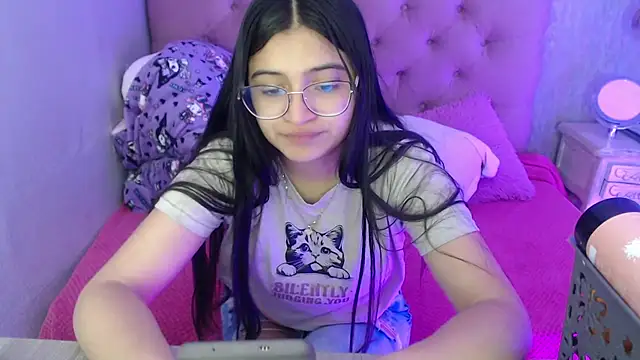 laurenelove online show from October 15, 2025, 3:05 am