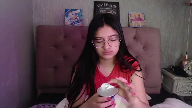 laurenelove online show from September 21, 2025, 3:55 am