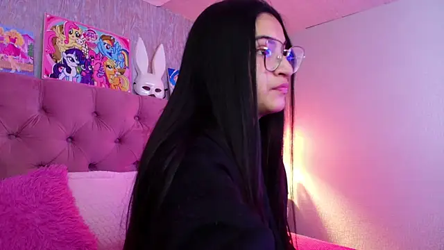 laurenelove online show from February 23, 2026, 5:19 am