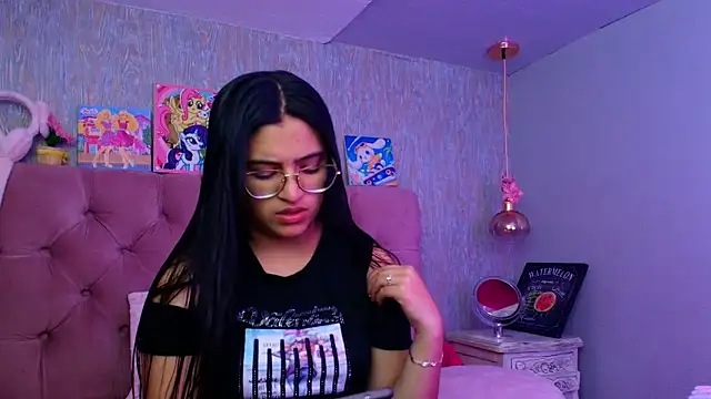 laurenelove online show from February 28, 2026, 4:23 am