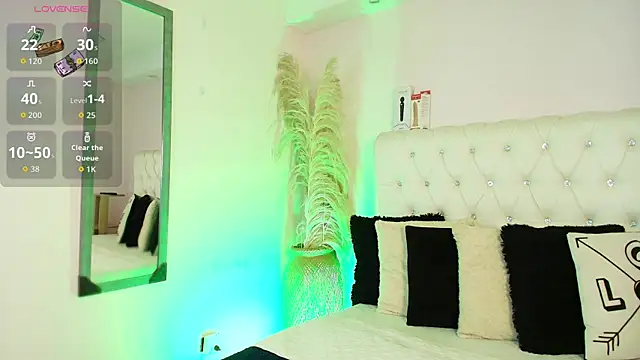 Snapshot of MelissaRhodes chatting on November 8, 2025, 8:45 pm MelissaRhodes online show from November 8, 2025, 8:45 pm