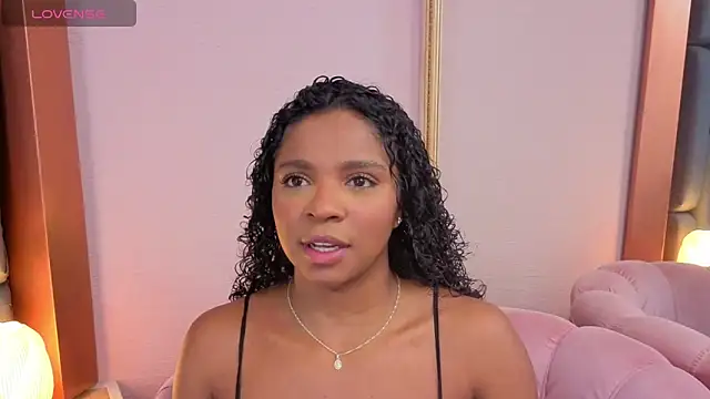 Snapshot of LisaMendez chatting on February 20, 2026, 2:08 am LisaMendez online show from February 20, 2026, 2:08 am